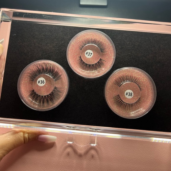 Eyelashes 🌸 - Picture 4 of 5